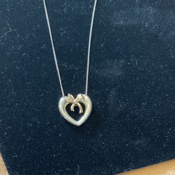 Tiffany & Co. Silver Heart Necklace with bow - Picture 7 of 9